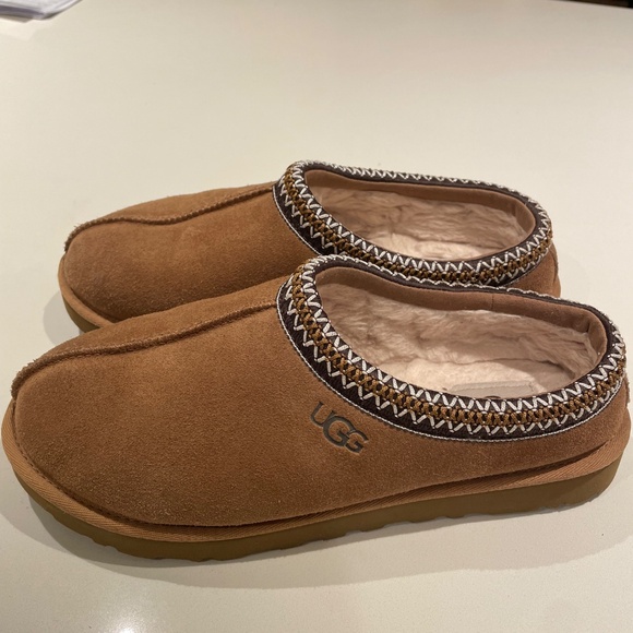 UGG Tasman Slippers | Size 9.5 | Chestnut | Shearling Lined | Lightly Worn - Picture 3 of 4